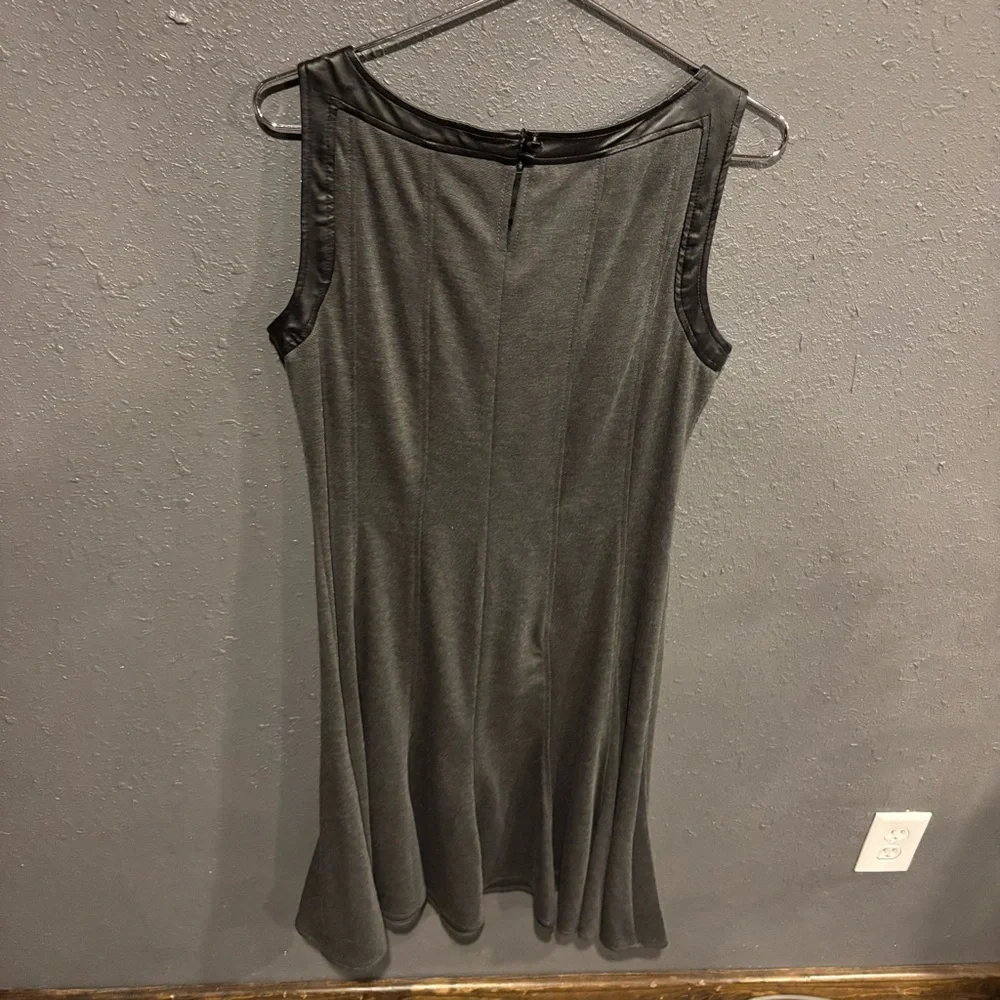 Sandra Darren Charcoal Sleeveless Midi Dress
